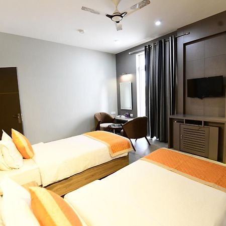 Hotel Jataka Inn Bodh-Gajá Kültér fotó