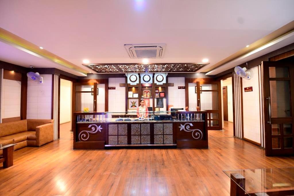 Hotel Jataka Inn Bodh-Gajá Kültér fotó
