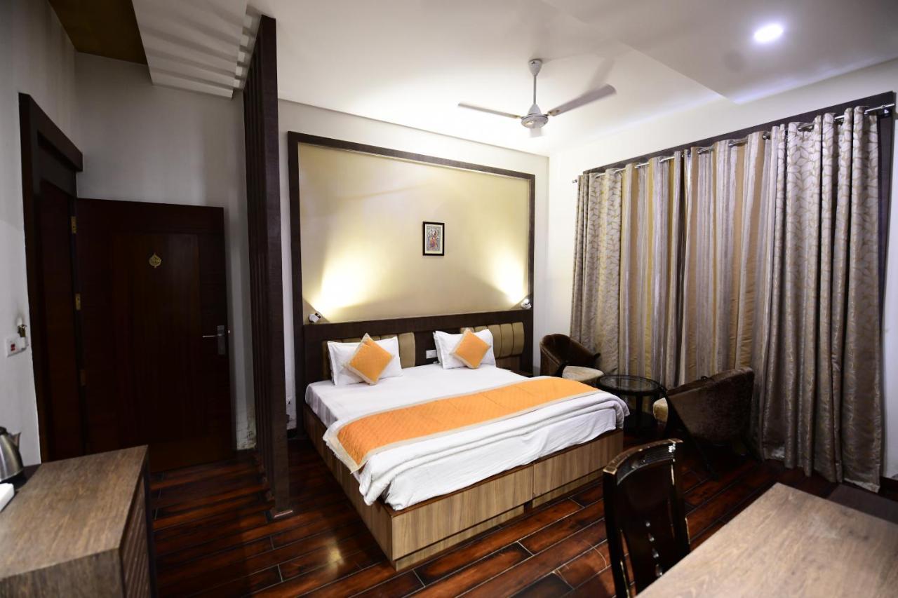 Hotel Jataka Inn Bodh-Gajá Kültér fotó