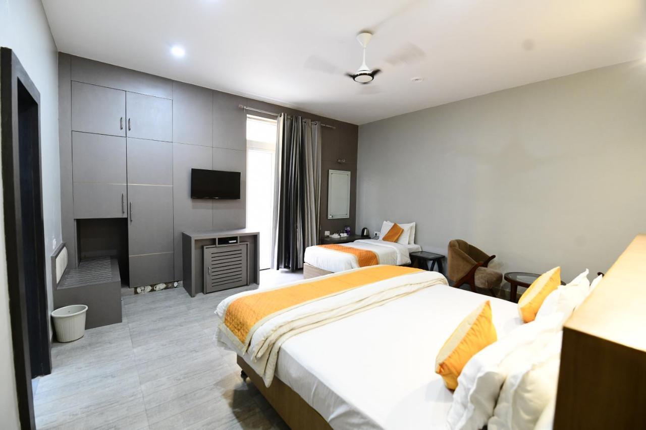 Hotel Jataka Inn Bodh-Gajá Kültér fotó